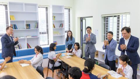 Trao tặng trang thiết bị cho Ngôi trường Hy vọng Samsung Lạng Sơn