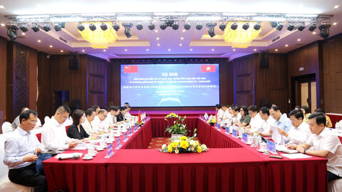 Hội đàm giữa Đoàn đại biểu các cơ quan, ban, ngành tỉnh Lạng Sơn, Việt Nam và Đoàn đại biểu Ngoại sự Khu tự trị dân tộc Choang Quảng Tây, Trung Quốc