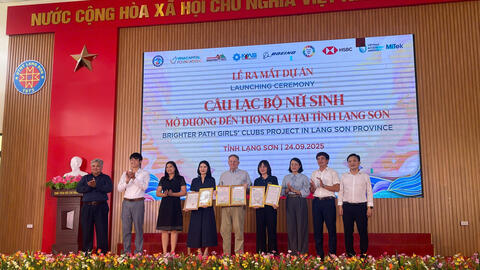 Lễ ra mắt Câu lạc bộ Nữ sinh "Mở đường đến tương lai”