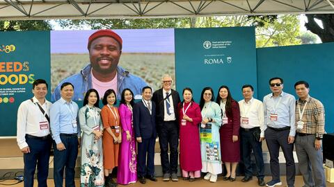 Đoàn đại biểu tỉnh Lạng Sơn đi thăm, làm việc tại Italia và Tây Ban Nha