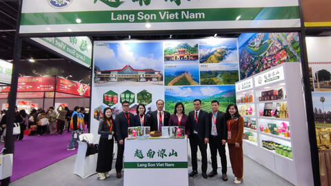 Đoàn đại biểu tỉnh tham dự Triển lãm giao lưu thành phố hữu nghị quốc tế Chiết Giang lần thứ 6 và làm việc tại một số địa phương của Trung Quốc