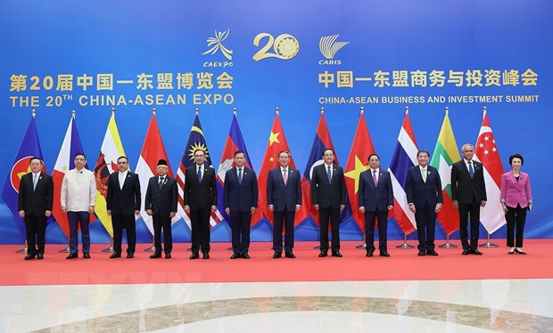 Description: Thủ tướng Phạm Minh Chính và các Trưởng đoàn tham dự khai mạc CAEXPO và CABIS lần thứ 20. (Ảnh: TTXVN)