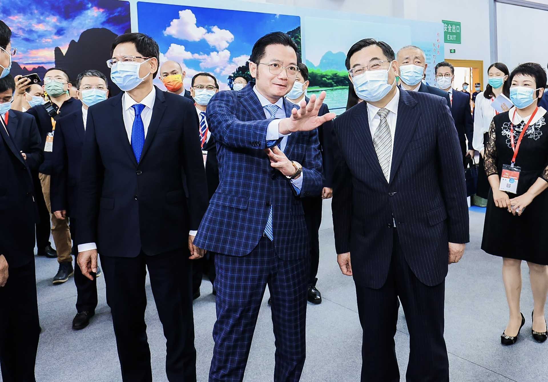 Description: C:\Users\Tinh Tu Computer\Desktop\gian-hang-viet-nam-duoc-quan-tam-rong-rai-tai-hoi-cho-du-lich-trung-quoc-asean-2022_7.jpg